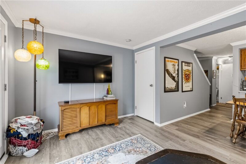 148 Olde Orchard Dr — photo 8