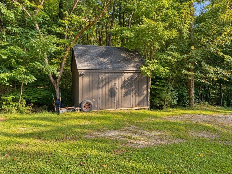 417 Upper Service Rd — photo 8