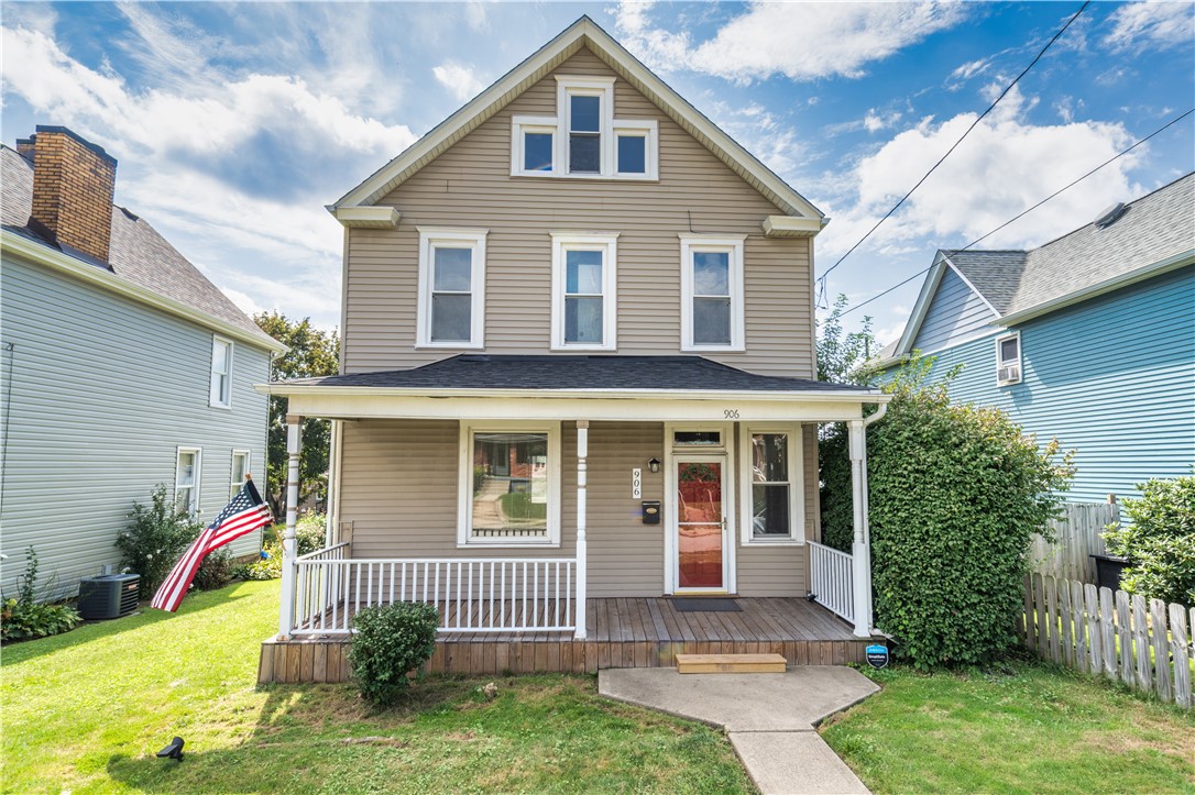 906 Summit St — photo 1