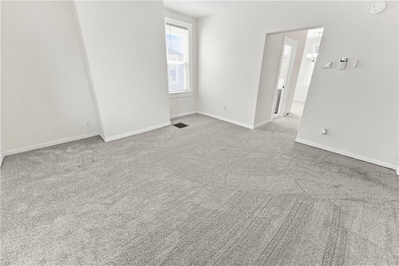 906 Summit St — photo 6