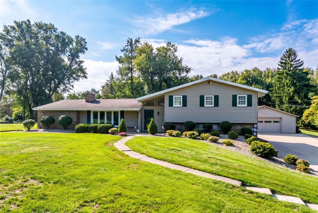 116 Meadowvue Dr — photo 1