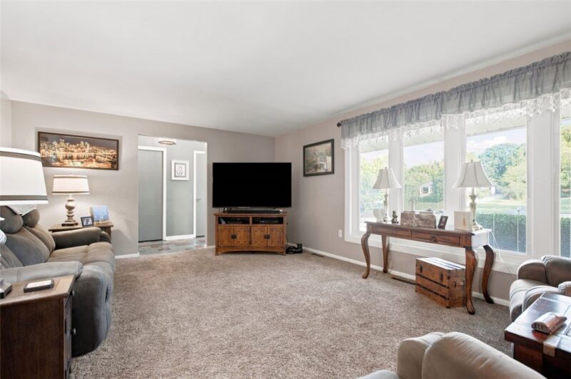 116 Meadowvue Dr — photo 4