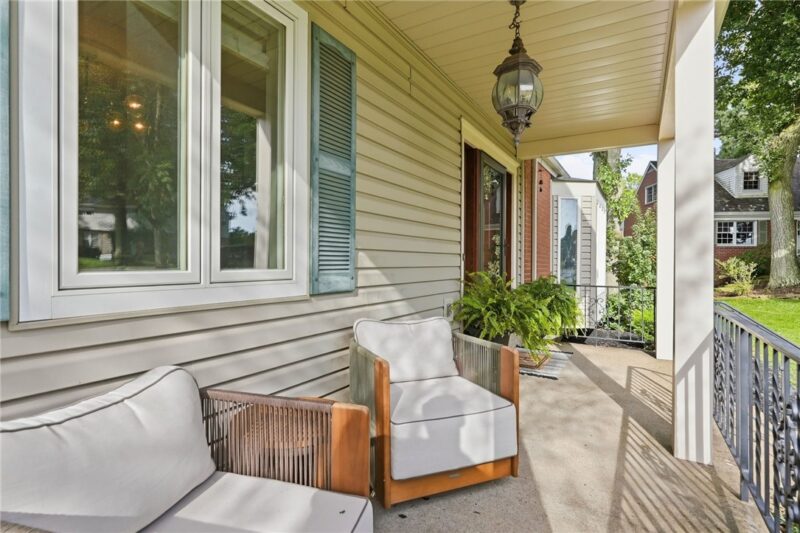 135 Derwent Drive — photo 4