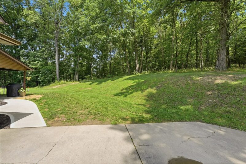 143 W Cruikshank Road — photo 2
