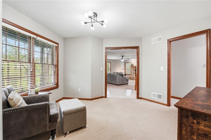143 W Cruikshank Road — photo 6