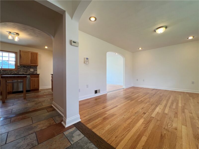 40 Devan Ave — photo 6