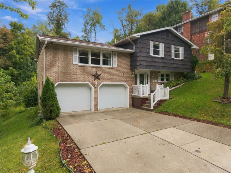 702 Woodside Dr — photo 2