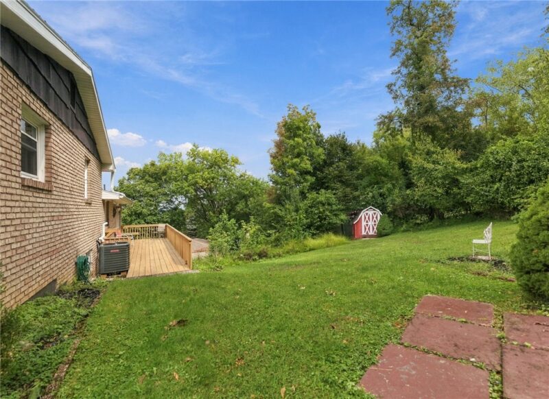 702 Woodside Dr — photo 4