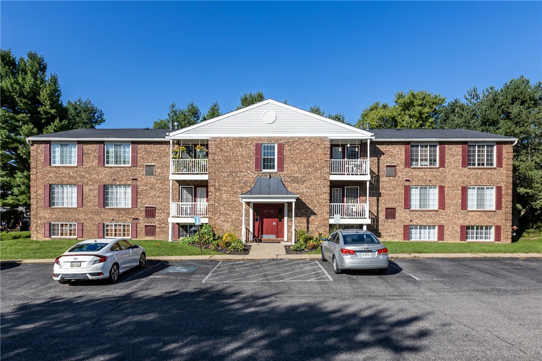 957 Wood Hollow D — photo 1