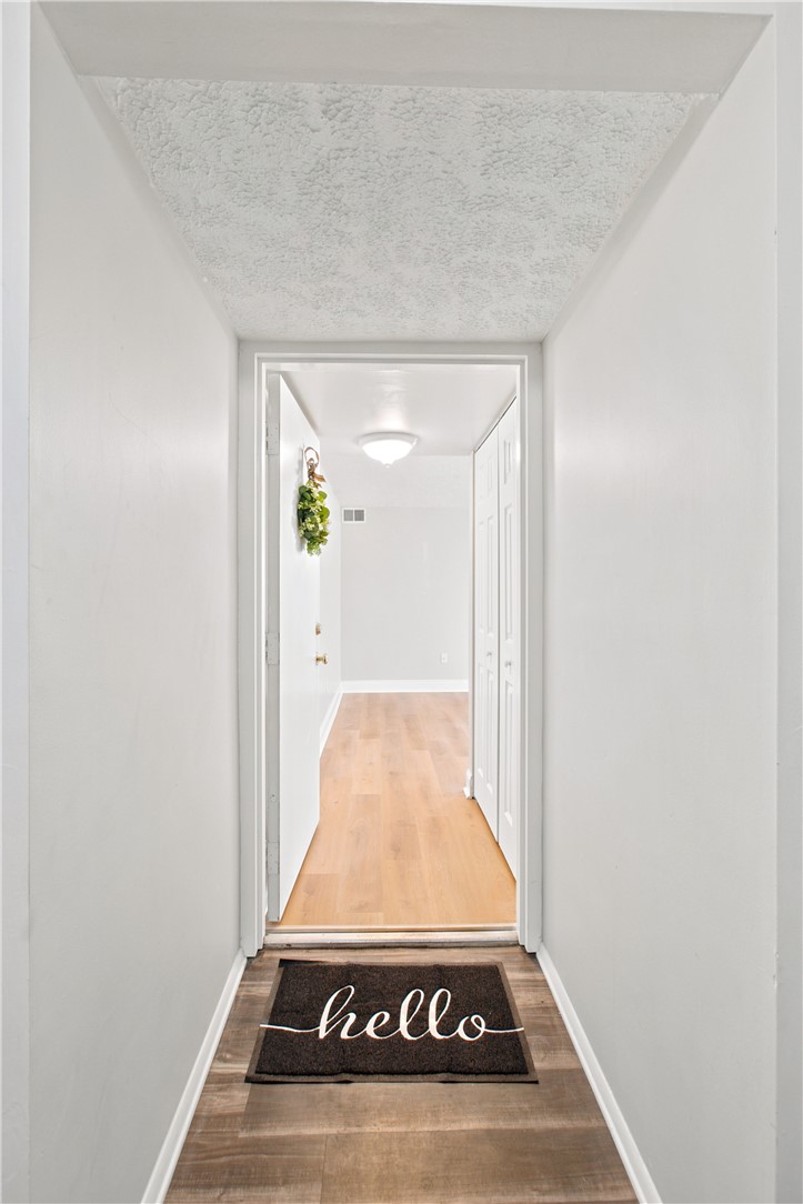 957 Wood Hollow D — photo 4