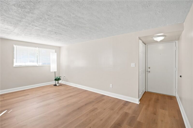 957 Wood Hollow D — photo 5