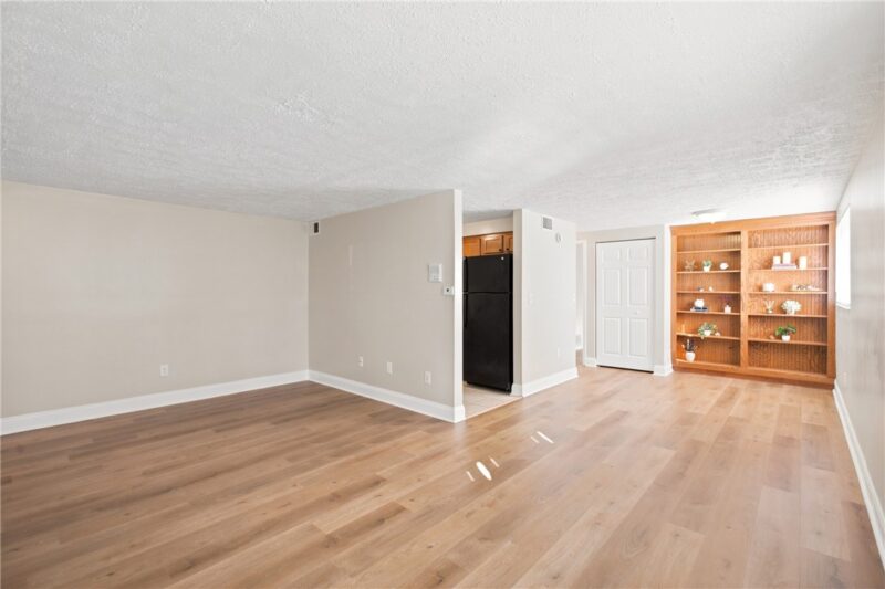 957 Wood Hollow D — photo 6
