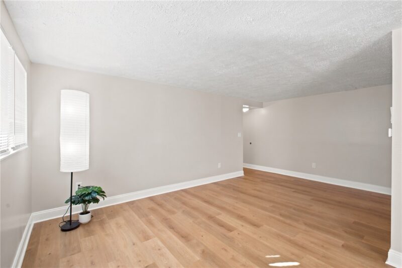 957 Wood Hollow D — photo 7