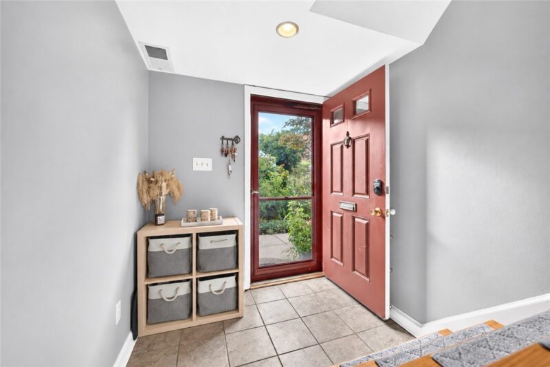 1112 Pennsbury Blvd — photo 2