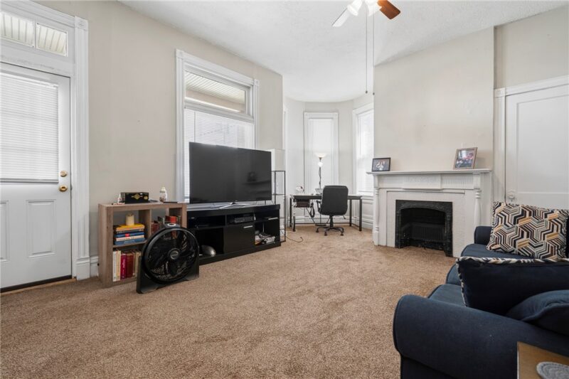 5746 Howe St — photo 4