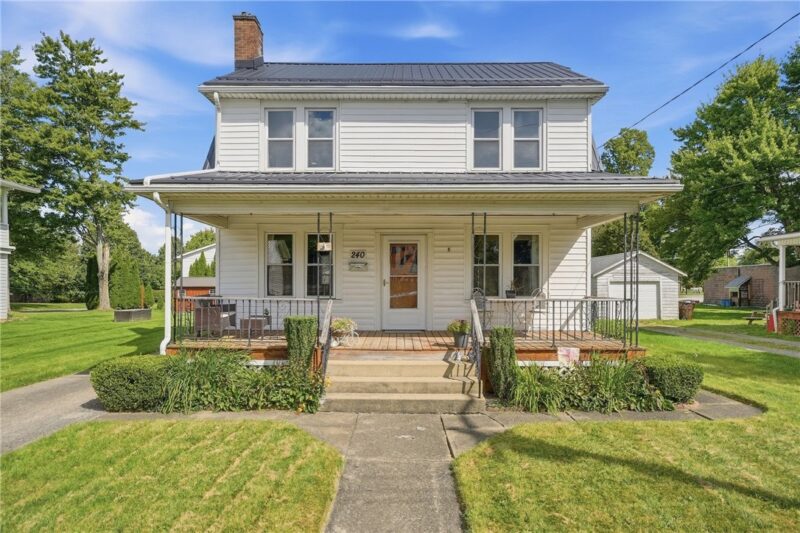 240 Venango St — photo 2