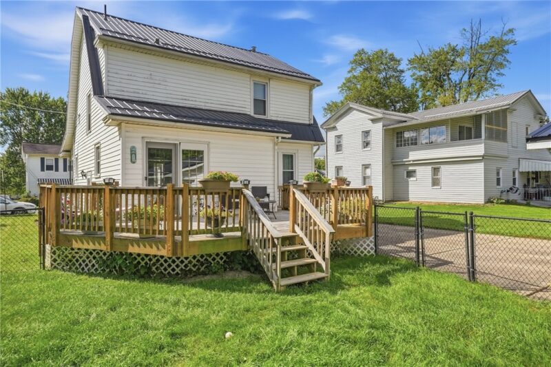 240 Venango St — photo 8
