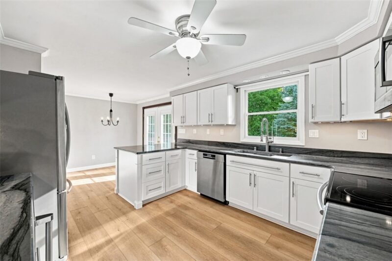 112 Marshall Drive — photo 4