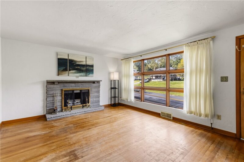 2459 South Park Rd — photo 5