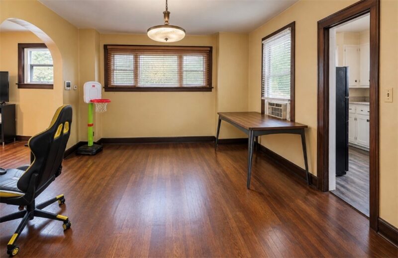 1348 Woodlawn Ave — photo 6