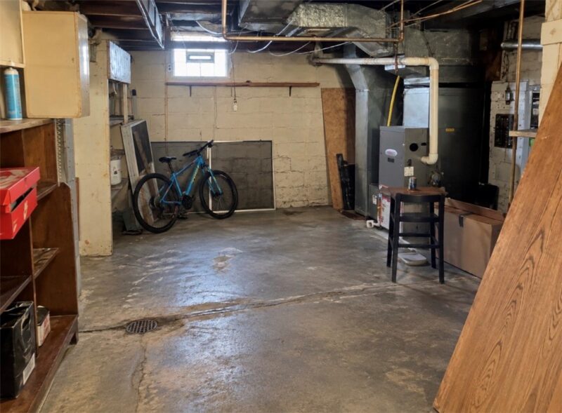 1348 Woodlawn Ave — photo 8