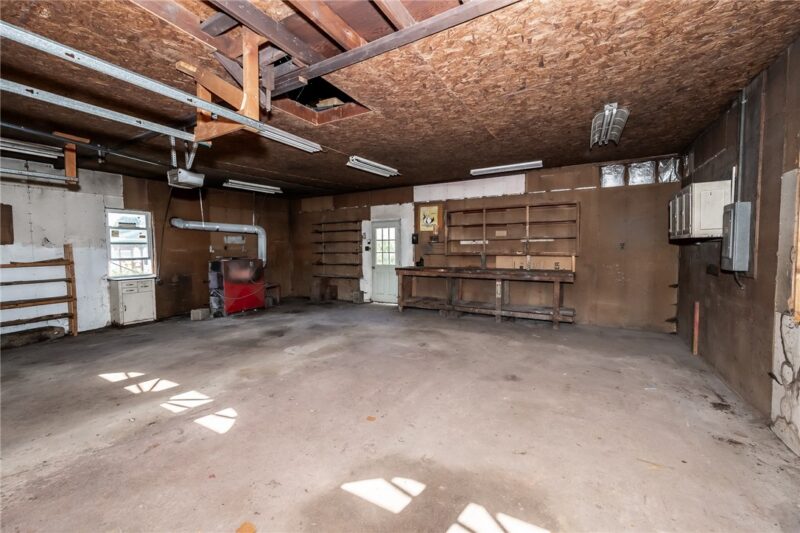 250 E Wiley St — photo 8