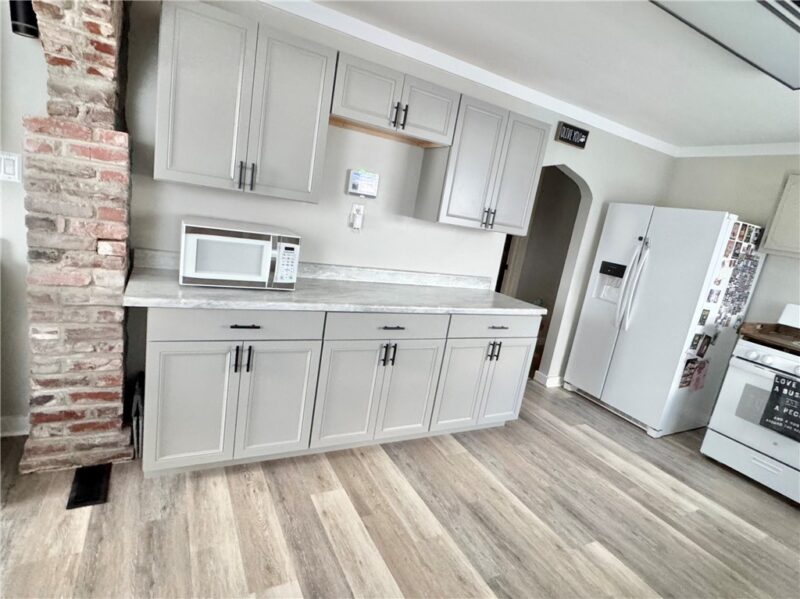 835 Graham St — photo 6