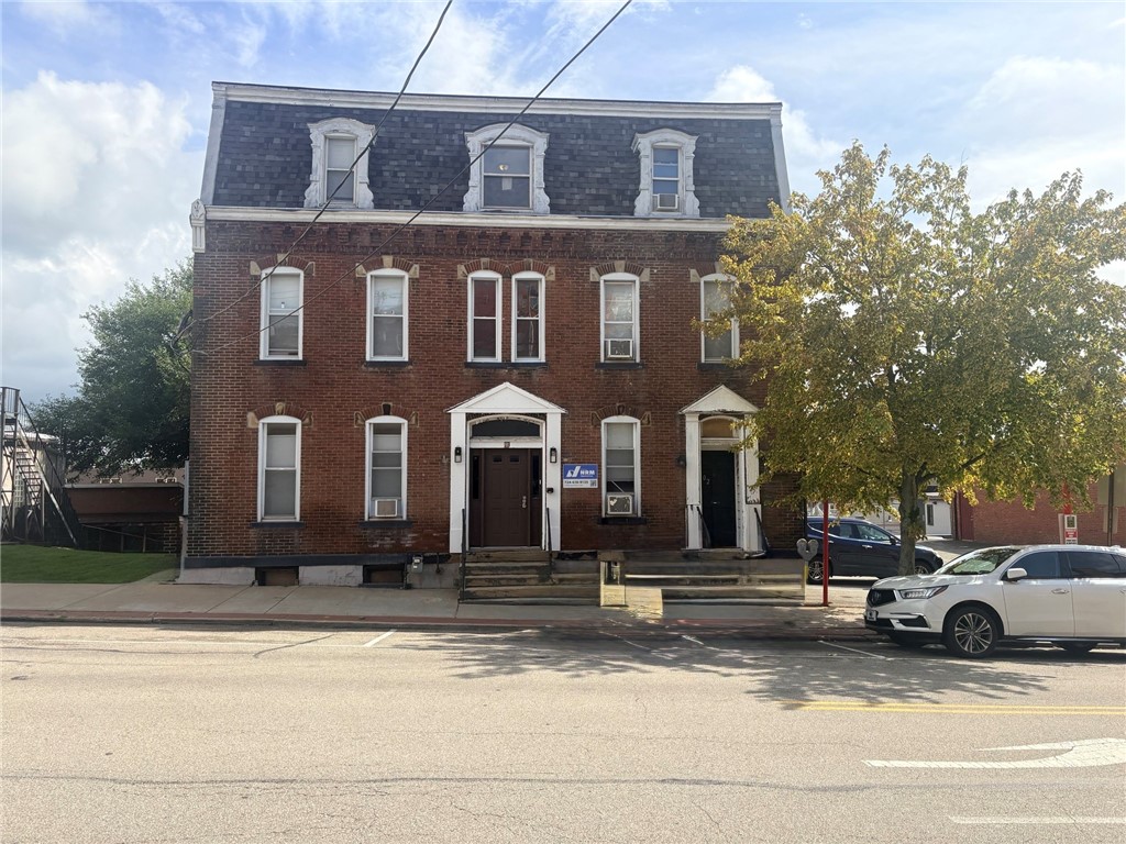 13 N Maple — photo 1