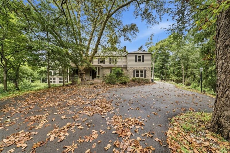 4448 Mount Royal Blvd — photo 3
