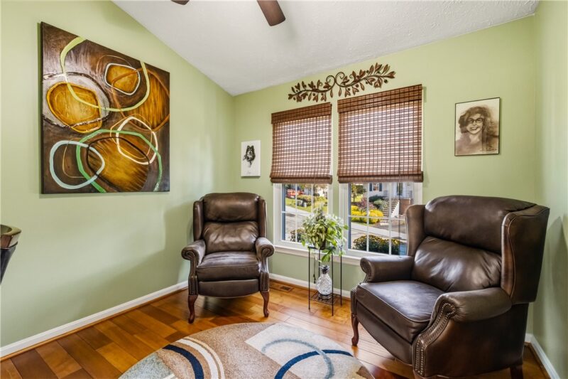 103 Oakbrook Cir — photo 5