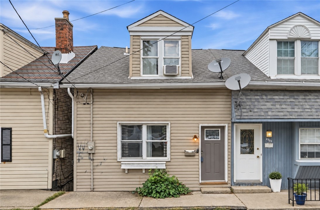 2323 Sierra St. — photo 1