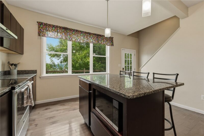 2323 Sierra St. — photo 7