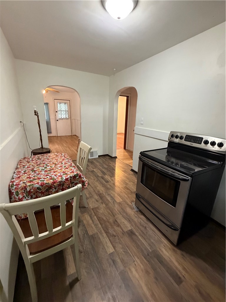 405 Washington St — photo 8
