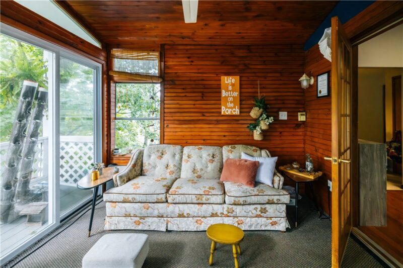 4 1/2 Barrington Dr — photo 8