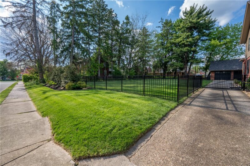 824 Walnut St — photo 4