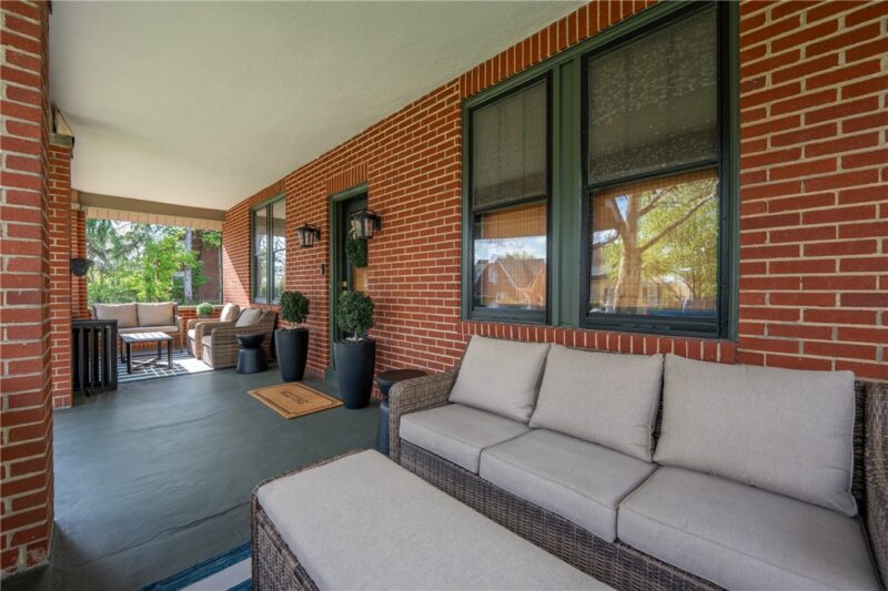 824 Walnut St — photo 8