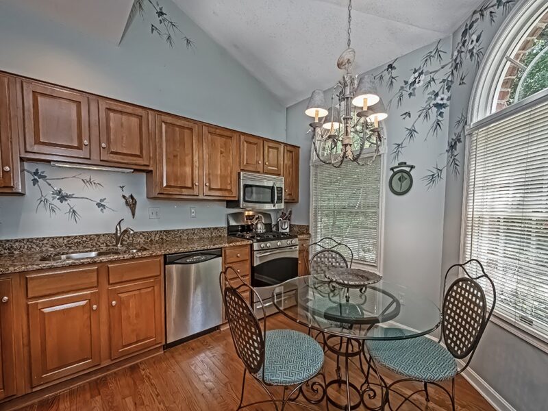 404 Waterside Drive — photo 3