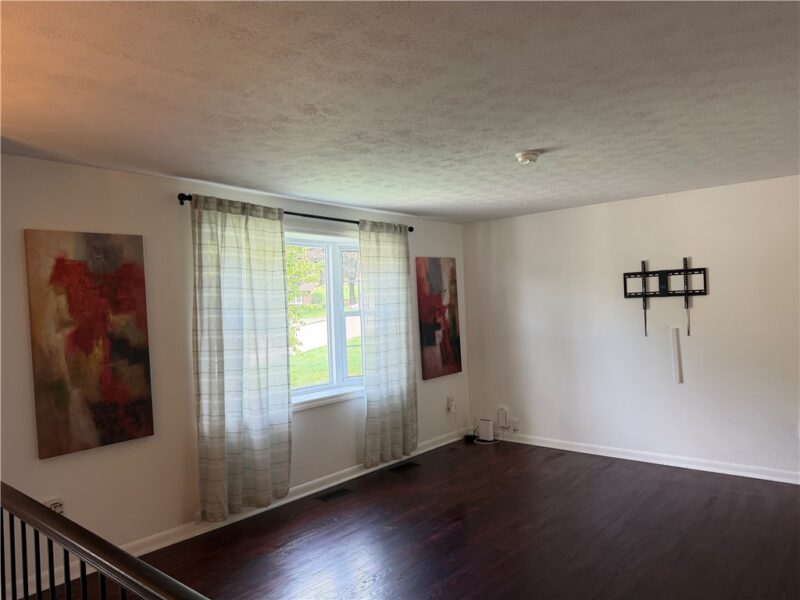 577 Surfside Dr — photo 5