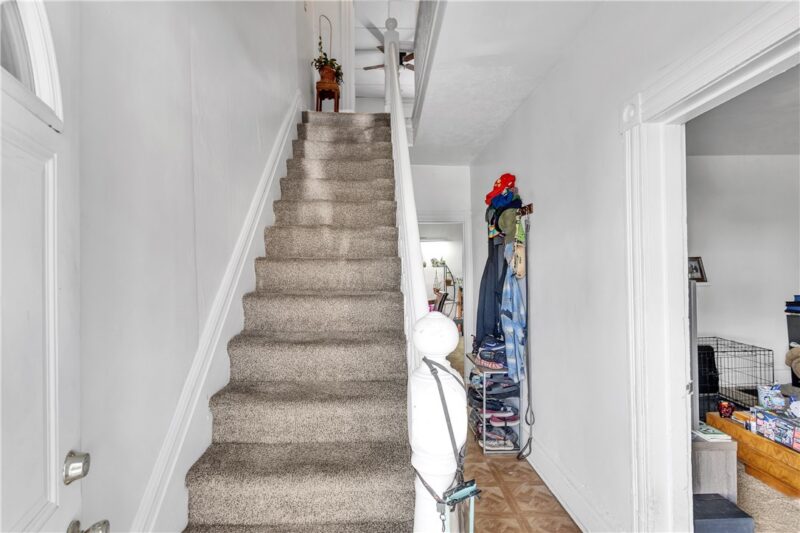 328 Seminary — photo 8