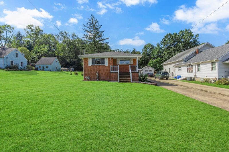 606 Golf Course Rd — photo 3