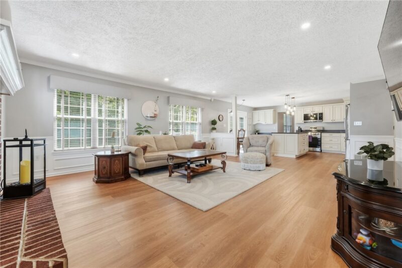 931 White Water Drive — photo 8