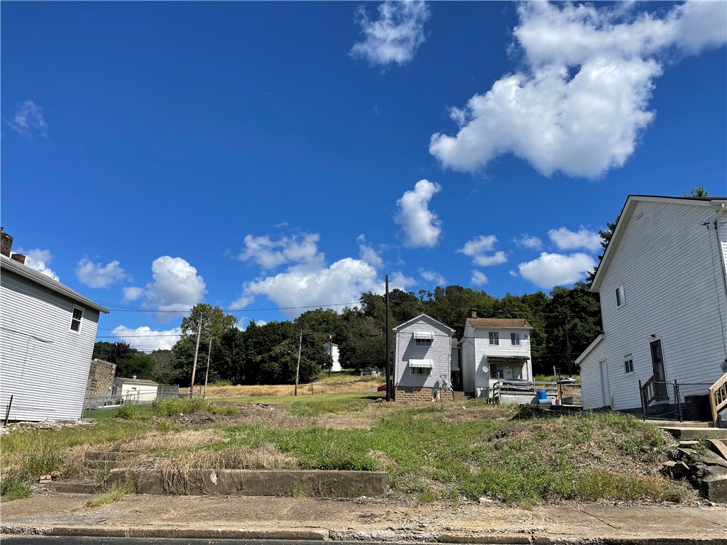 1217 Walnut St — photo 1