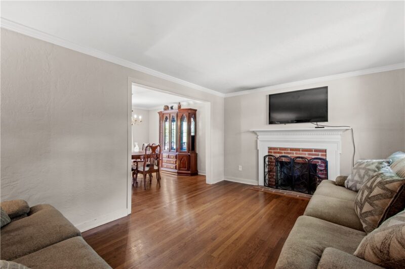 126 Senate Dr — photo 4