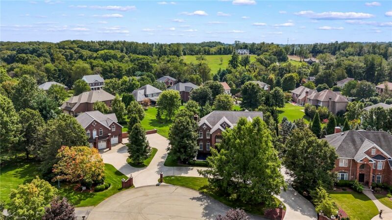 218 Canterwood Dr — photo 4