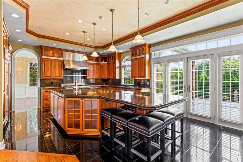 218 Canterwood Dr — photo 8