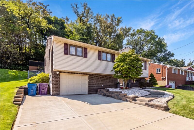 470 Crestview Dr — photo 2