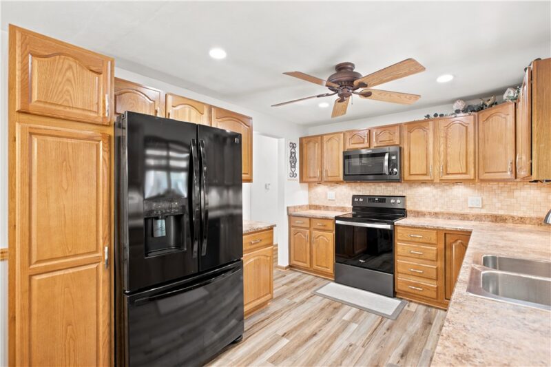 470 Crestview Dr — photo 6