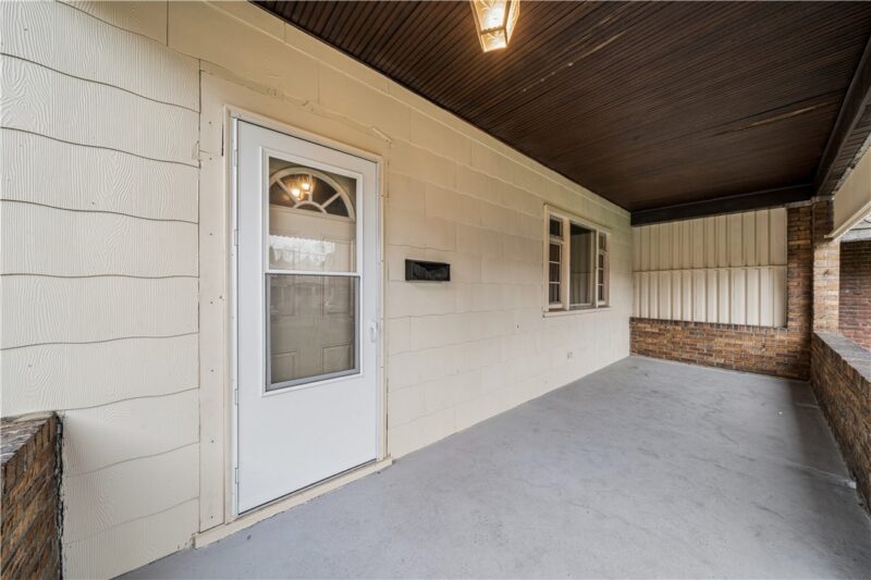 620 Broadway Ave — photo 2