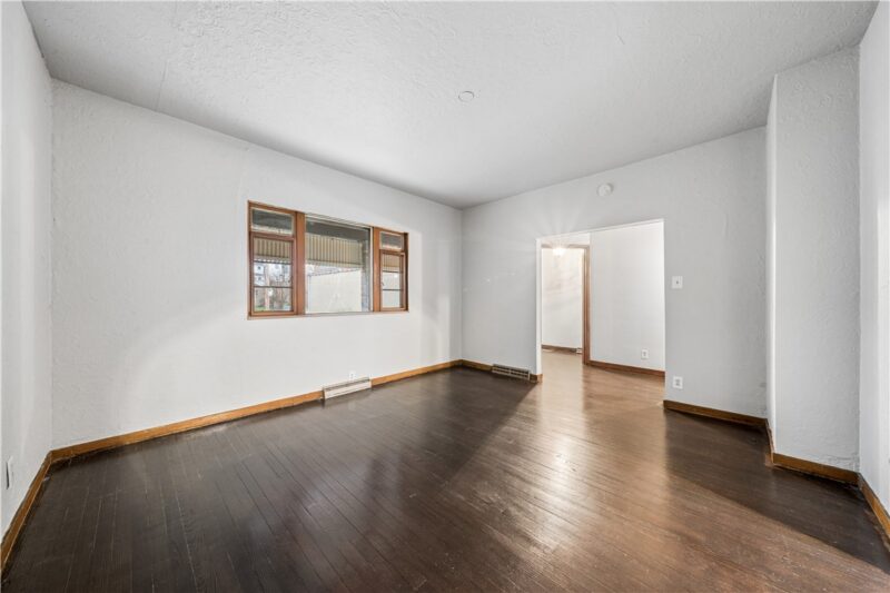 620 Broadway Ave — photo 4