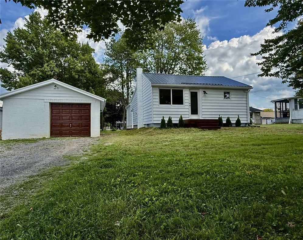 323 Butler Ave — photo 1